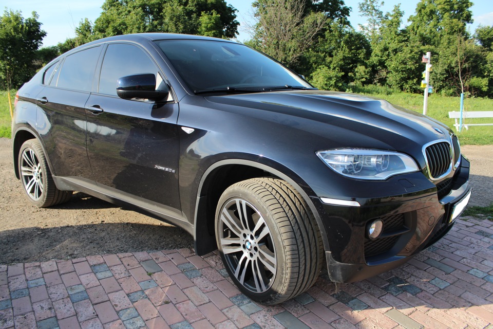 X6 M Sport Edition на природі. 1