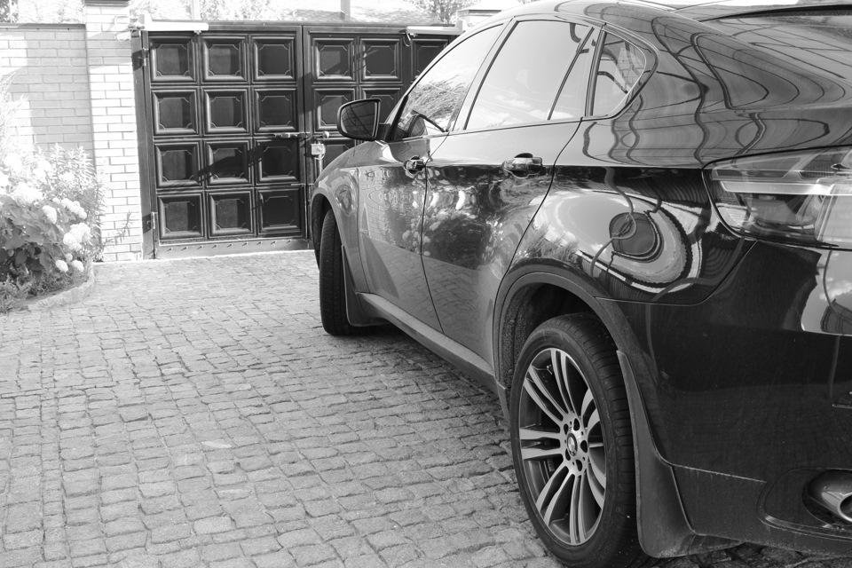 Новий фотосет по-новому все той же M Sport Edition. 3