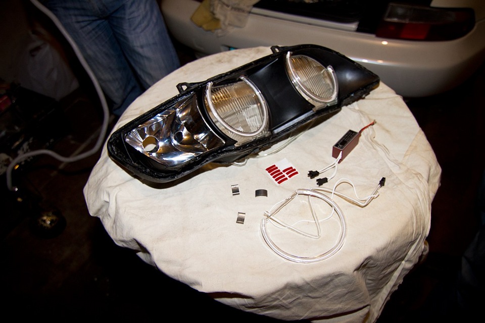 BMW Z3 install angel eyes 3