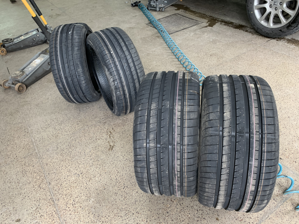 Michelin PS4 або Goodyear F1 Asymmetric 5 (різниця у вазі) 2