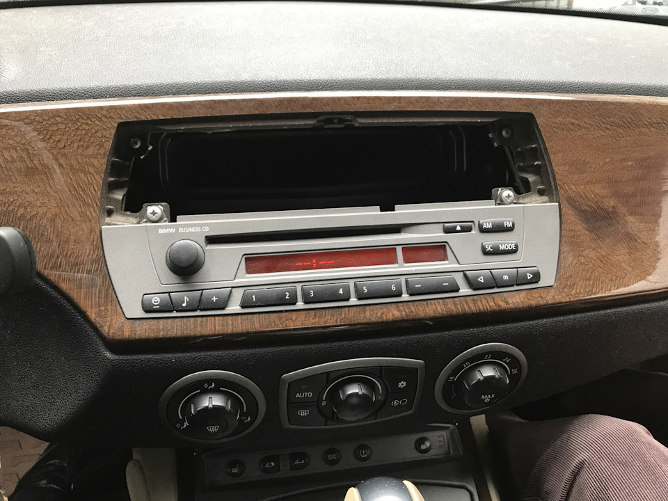 BMW Z4 Jet Black AUX Bluetooth 4