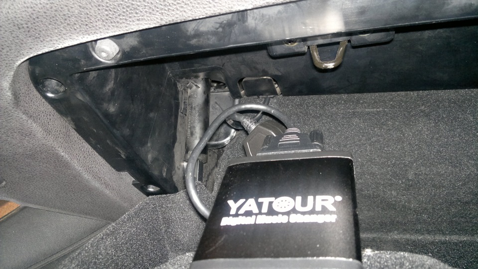 Установка USB, AUX, SD адаптера Yatour YT-M06 3