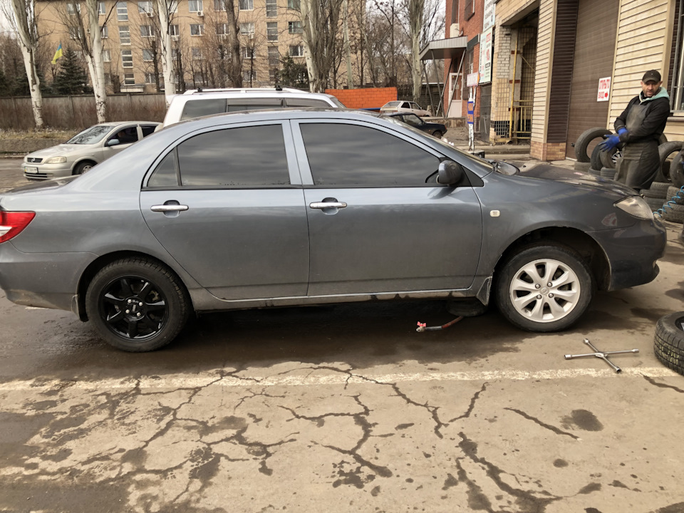 Довелося купити нові колеса. 1