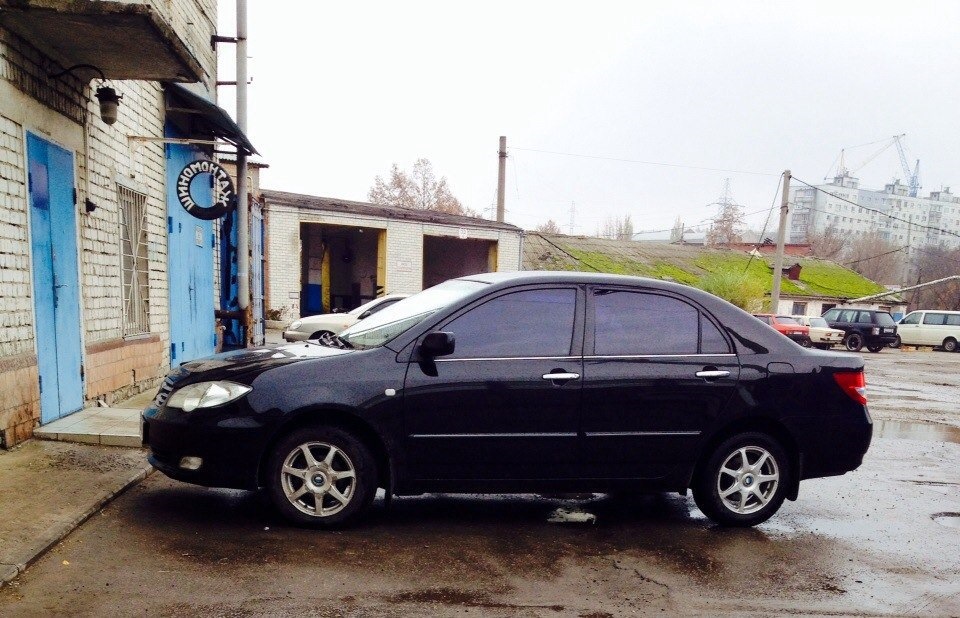 Підшипник передньої маточини 4