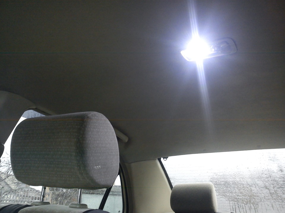 Заміна лампи салону BYD F3 1
