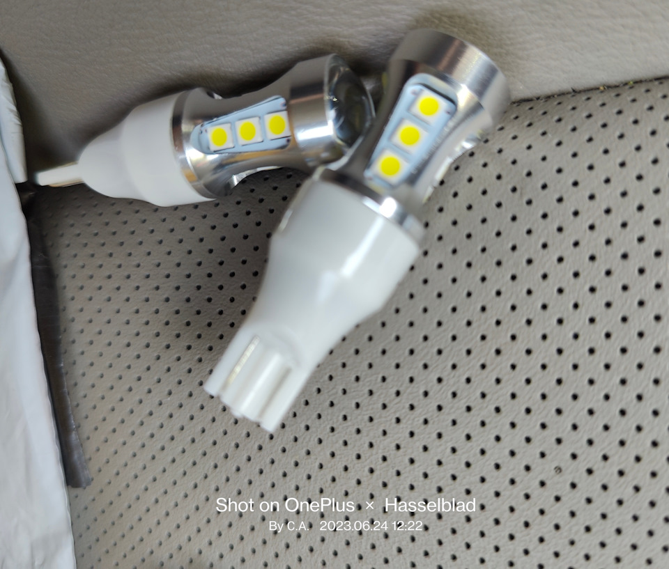 Заміна лампочок заднього ходу на LED 1