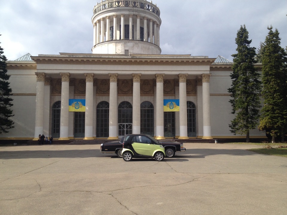 Cadillac vs Smart 2