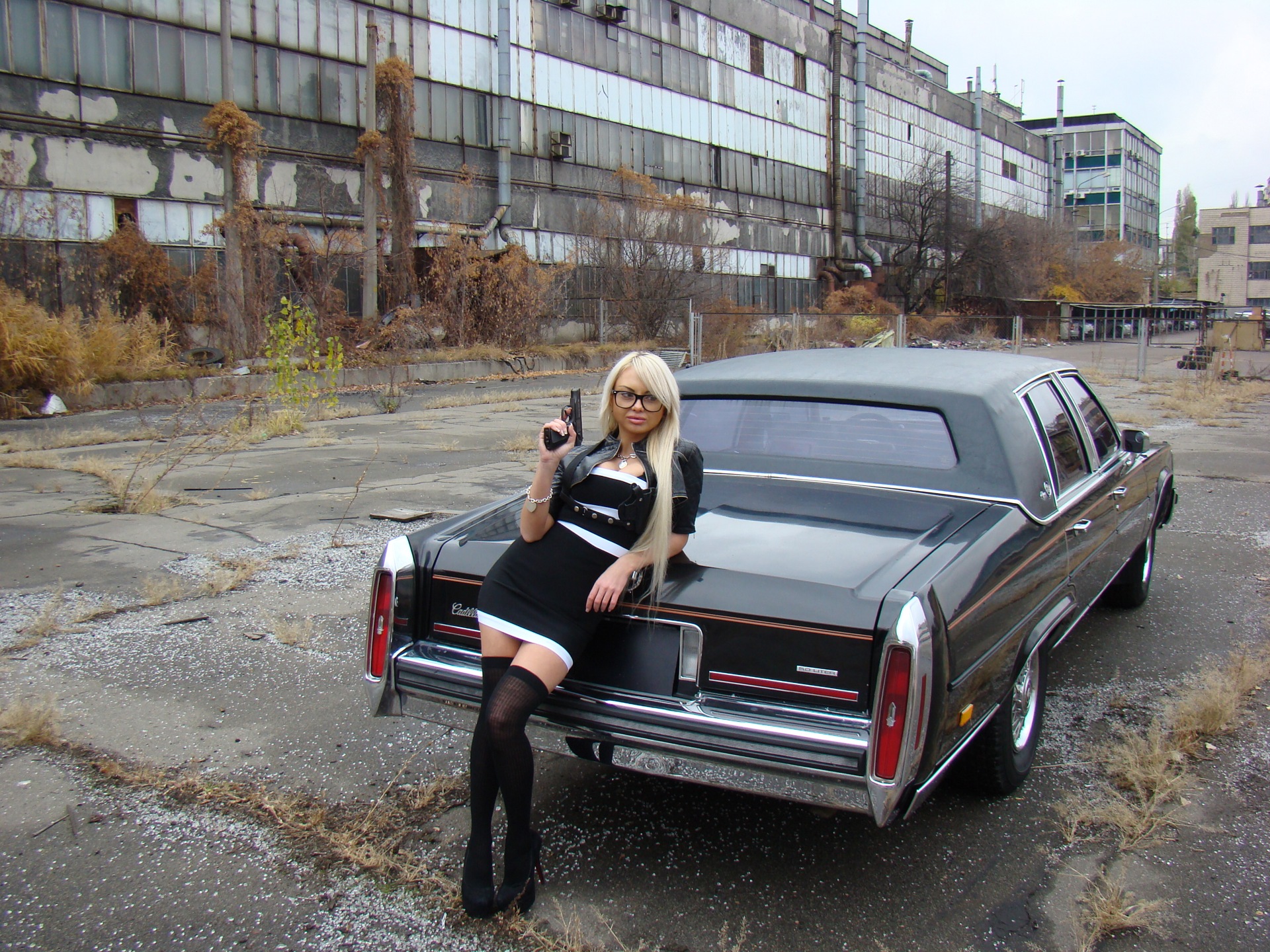 Фото: Cadillac + Блондинка + Mustang 4