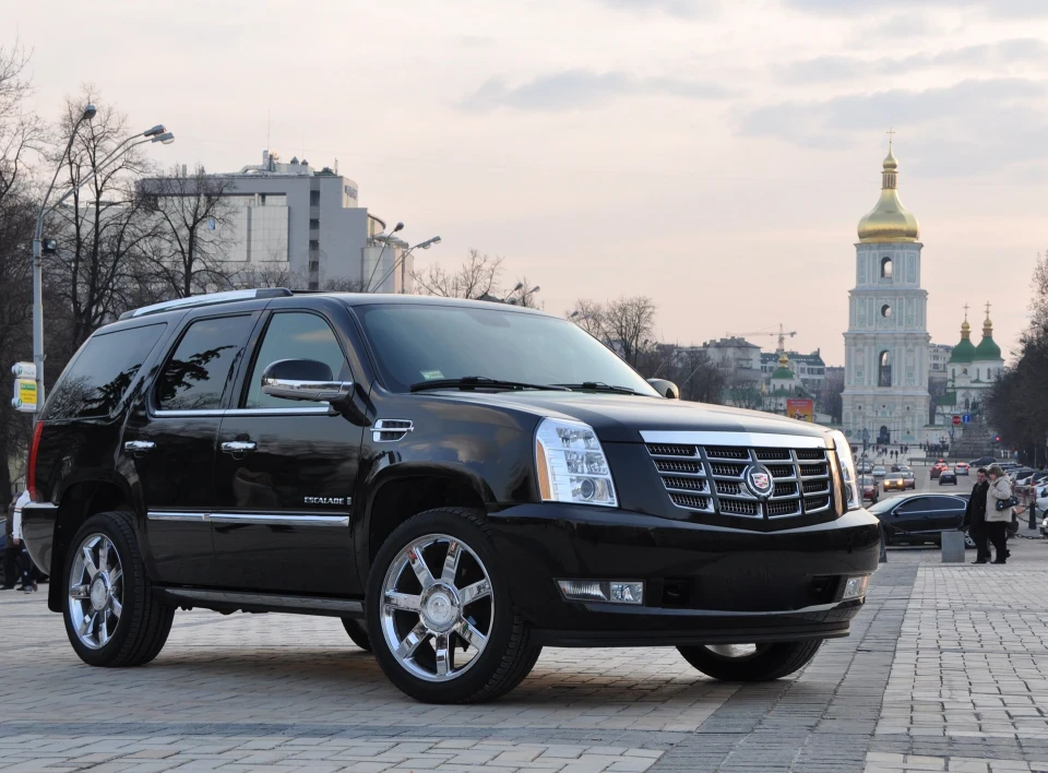 Фотосесія Cadillac Escalade та Chevrolet Aveo