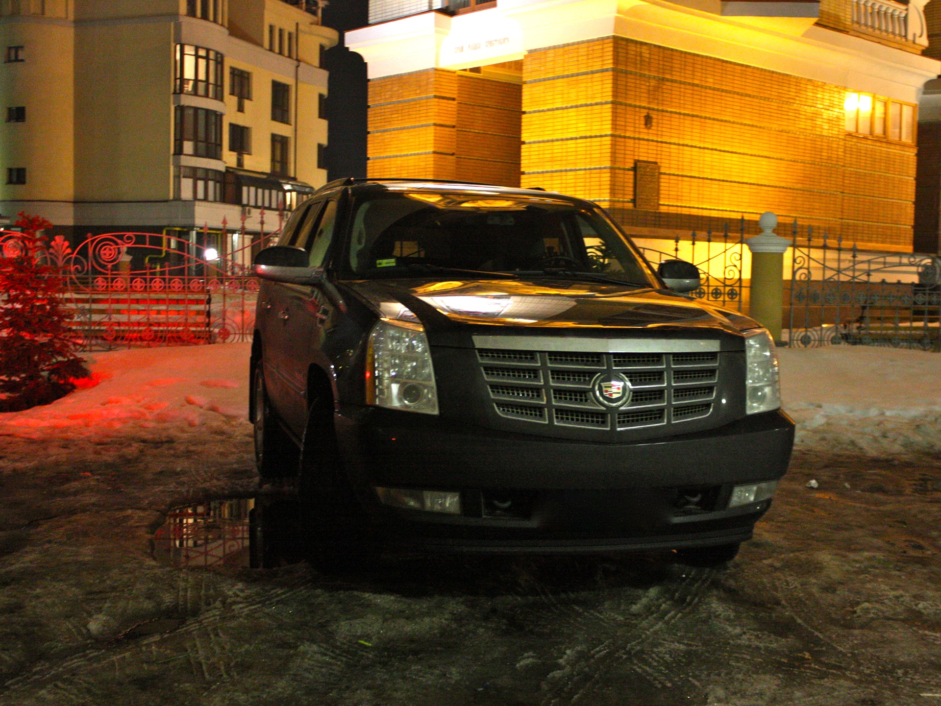 Зустріч Cadillac Escalade Слоніка з Infiniti FX Фенечкою 3
