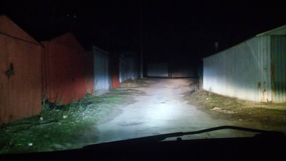 Тестуємо Led лампу в ближньому світлі та в габарити. 1