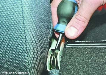 Стук від задніх спинок сидінь 5