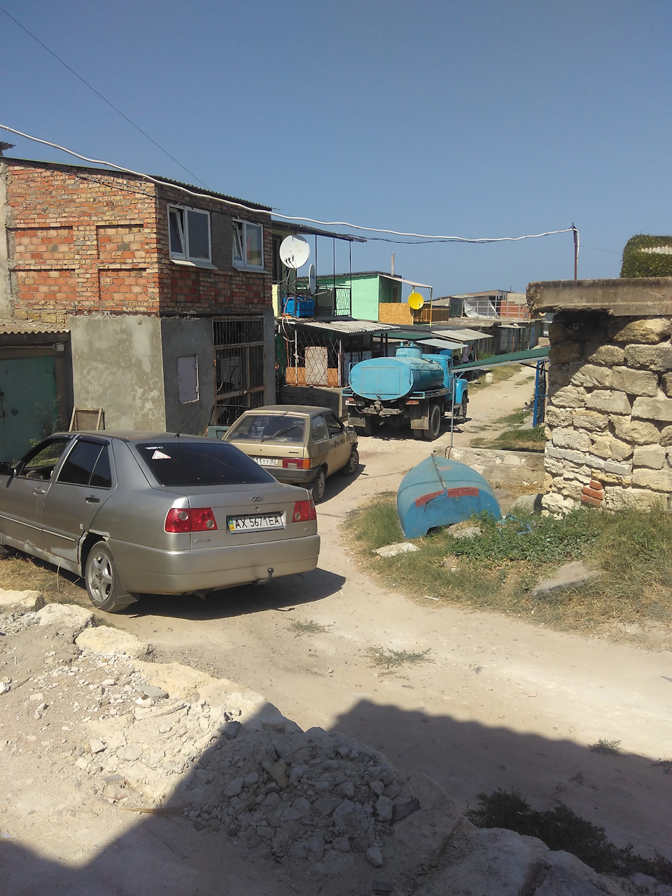 Гаражі на березі моря 5