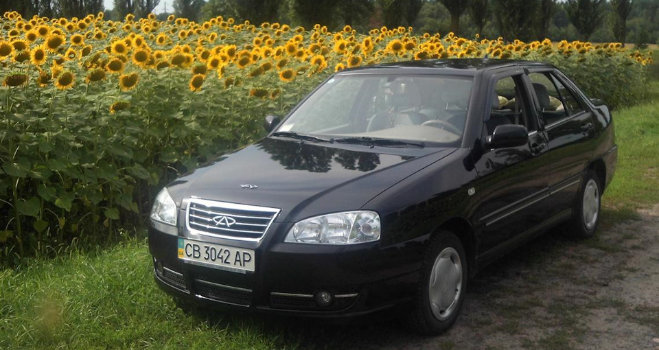 Емблема Chery на капоті. 4
