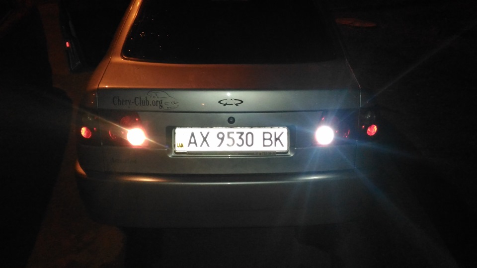 LED лампи у ліхтарі заднього ходу 3