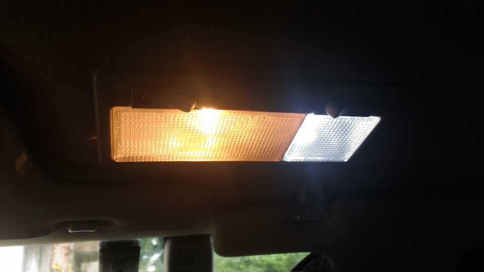 Заміна лампочок підсвічування салону на LED 3