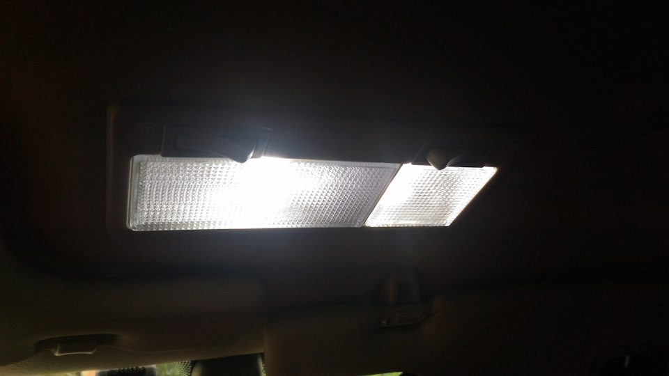 Заміна лампочок підсвічування салону на LED 5