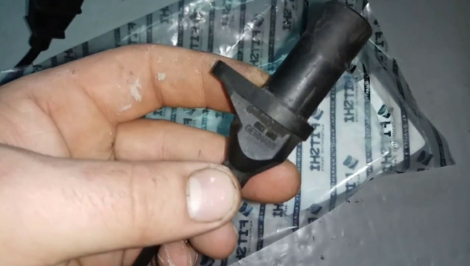 Датчик фаз, колінвала Chery Amulet 1