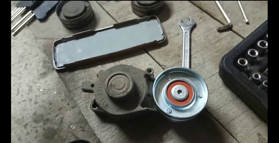 Інформація про заміну роликів ременя генератора самостійно на CHERY AMULET 1