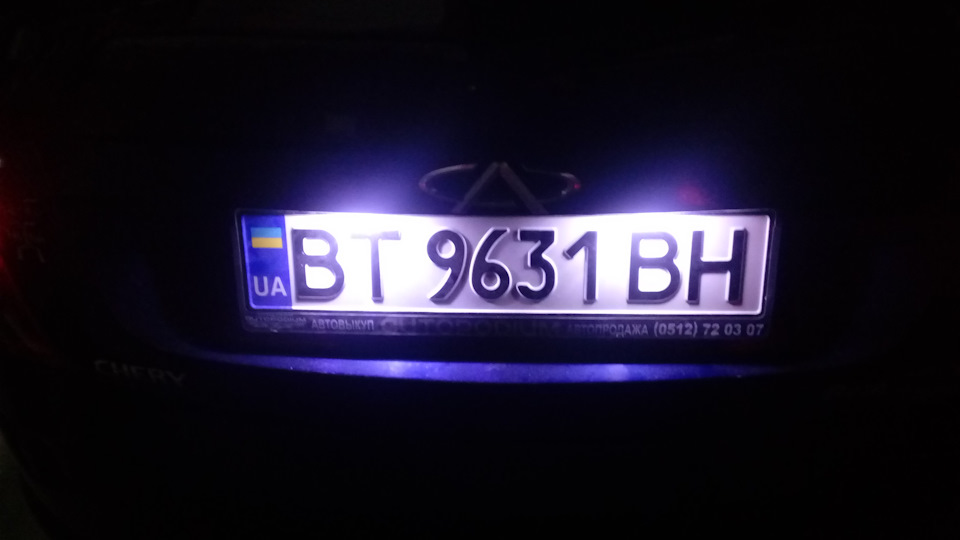 Замінив лампи освітлення номерного знака 2