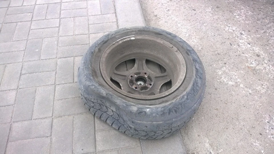 Пробило колесо