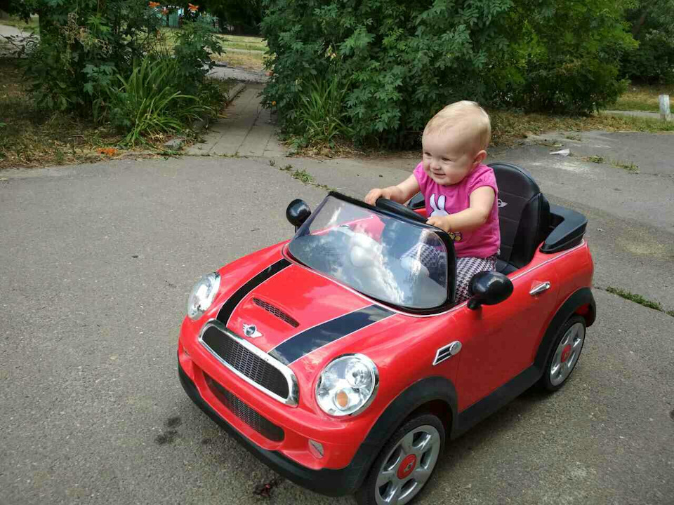 Електромобіль Mini Cooper) 1