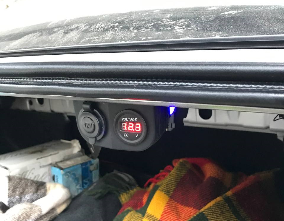 Встановлення розетки в багажник, заміна прикурювача в салоні USB зарядне. 3
