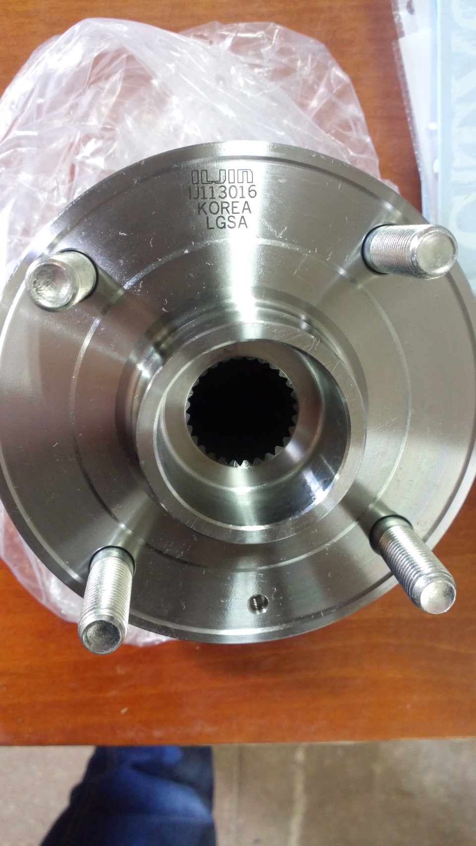 Ступиця та ABS 5