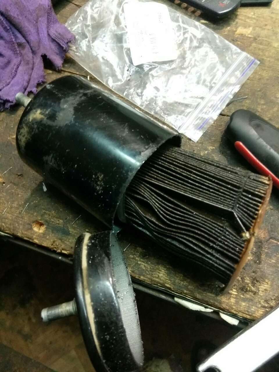 Підсумок по повністю забарвленому чорному паливному фільтру 4