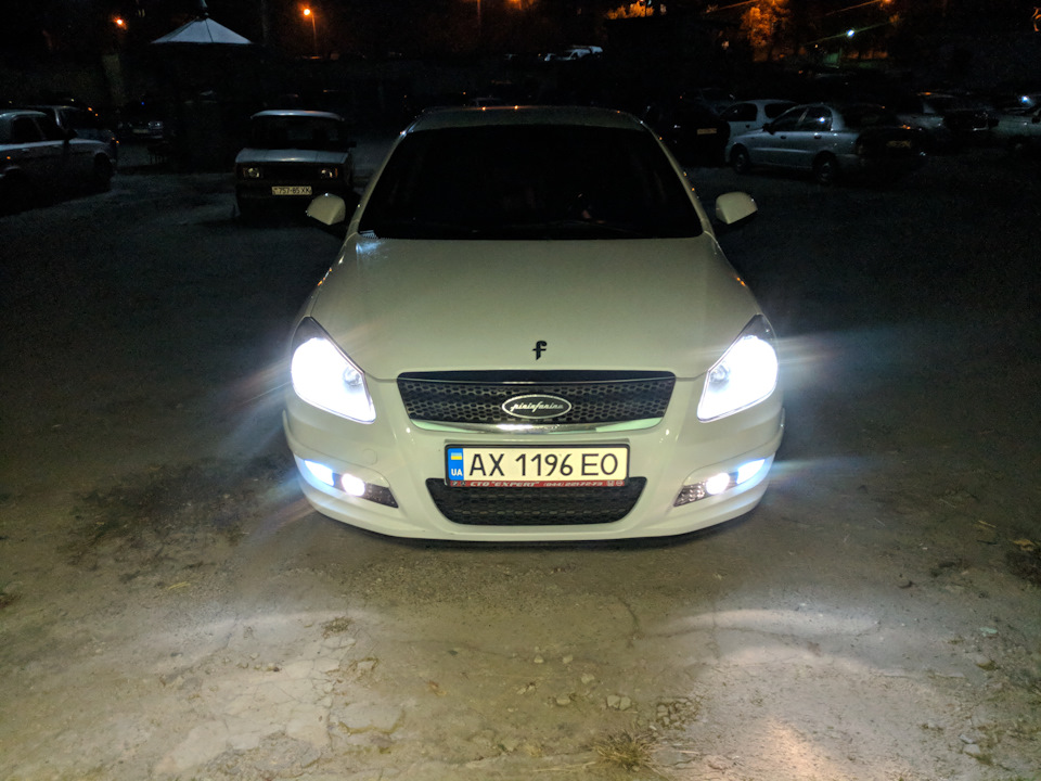 2018.10.13 Замінив галогенки в протитуманках на OSRAM Cool Blue BOOST h7 2