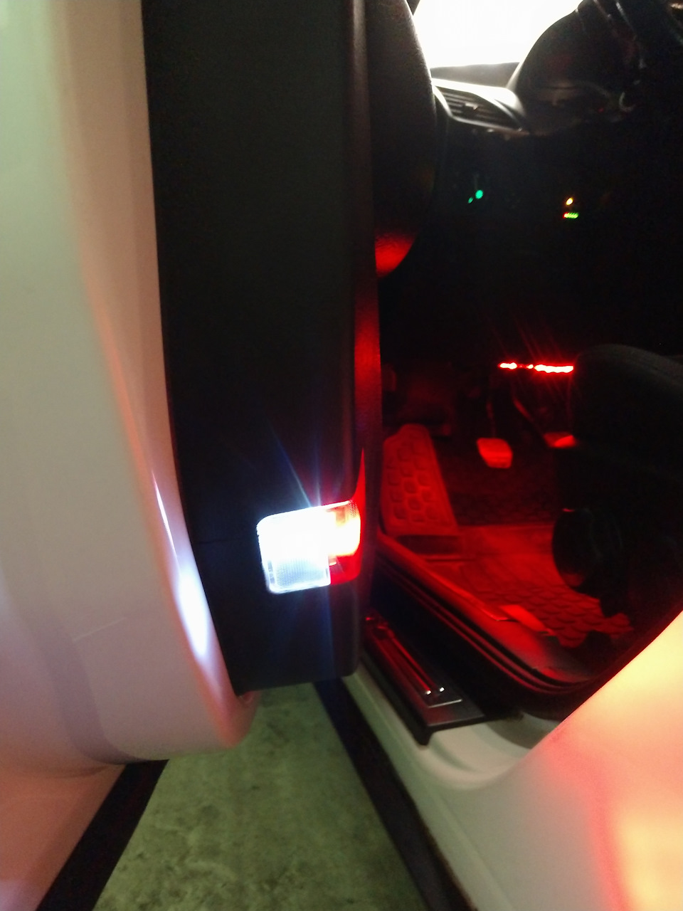 2018.10.13 Замінив галогенки в протитуманках на OSRAM Cool Blue BOOST h7 5