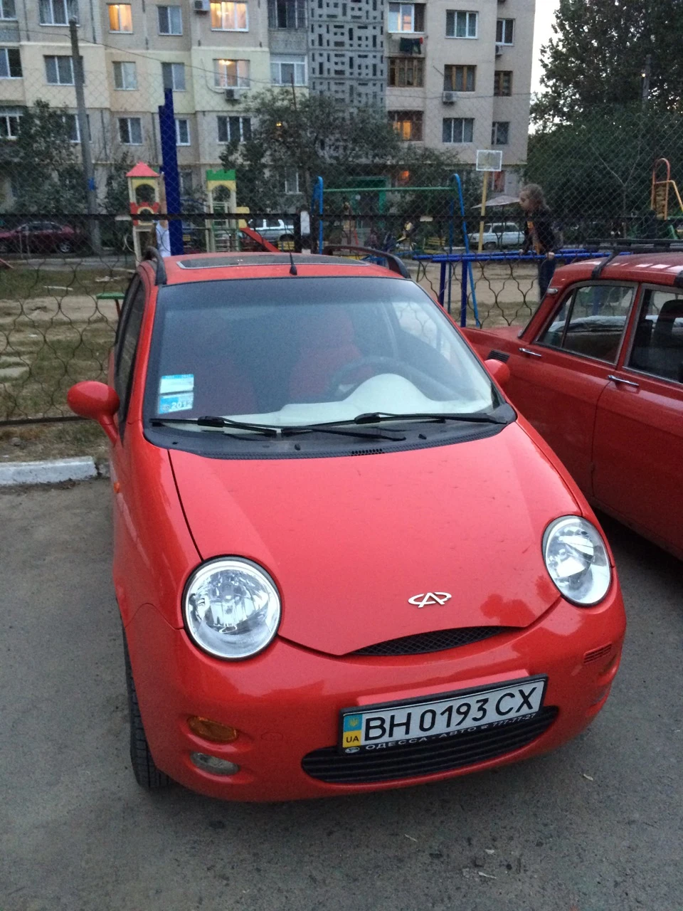 Жеремо бензин, сіпаємося, смердять... Сумно...