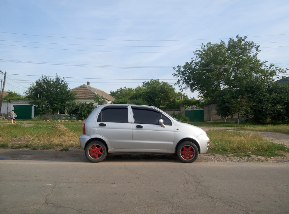 Вм'ятина на парковці та рихтування без фарбування 1