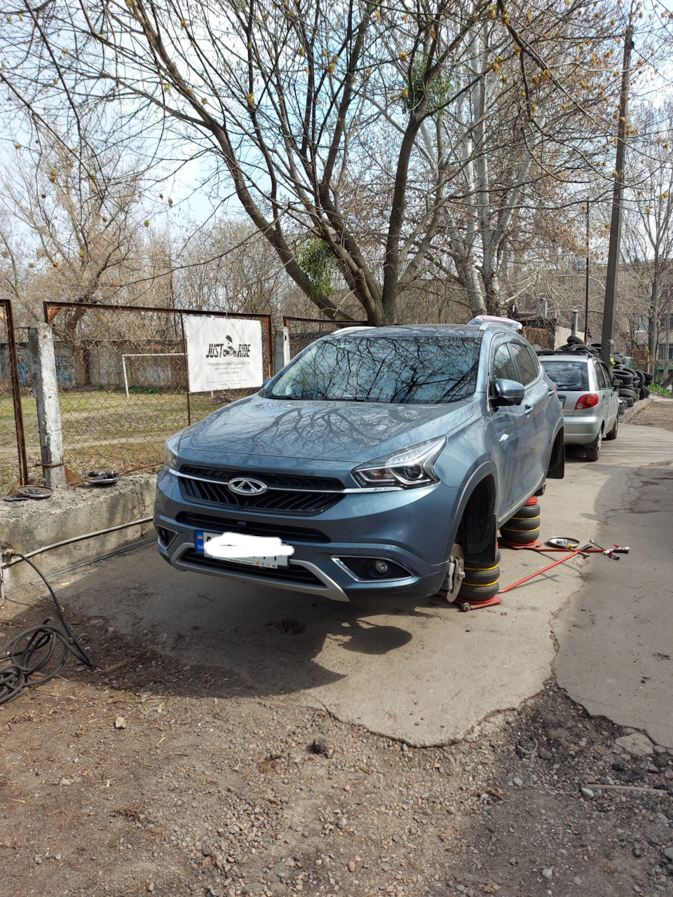 Назад в літо + диски на місці + чохли на колеса 1