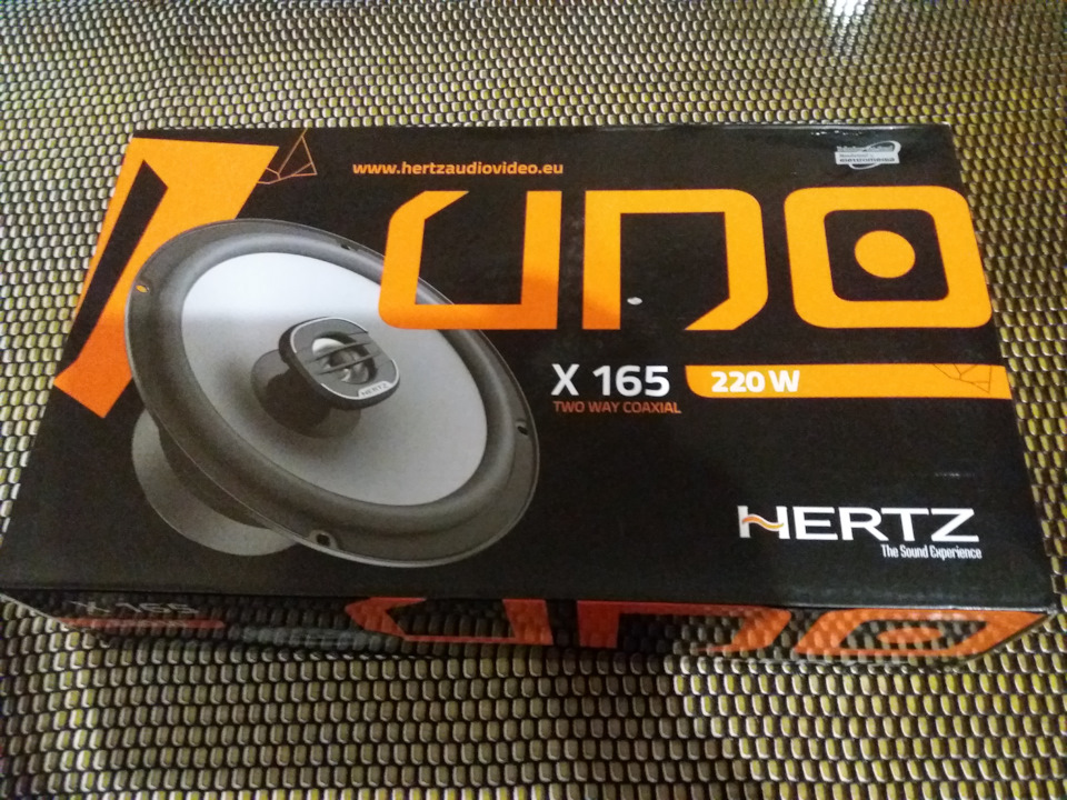 Hertz uno x165 1