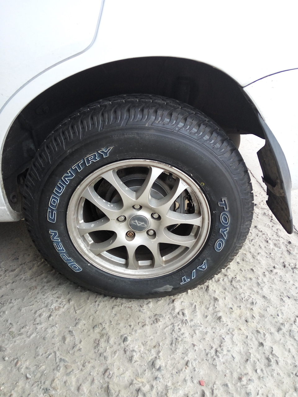 Поставив Toyo Open Country A\T 225/70 R16 2