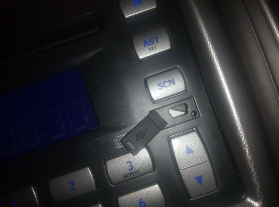 Виведення USB в бардачок. 5