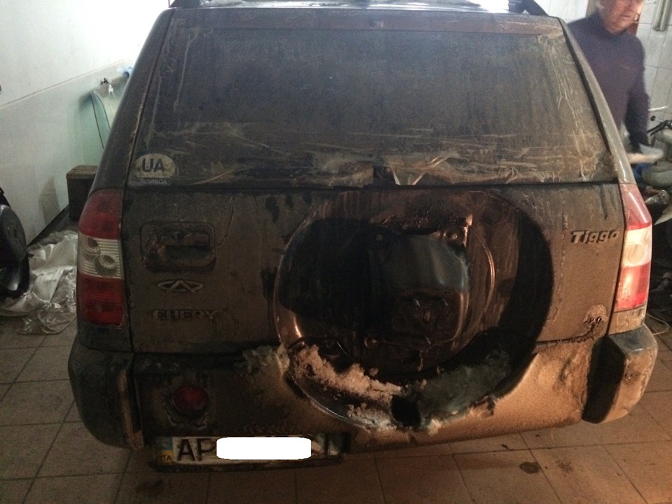 Заміна заднього скла .5я двері. 1