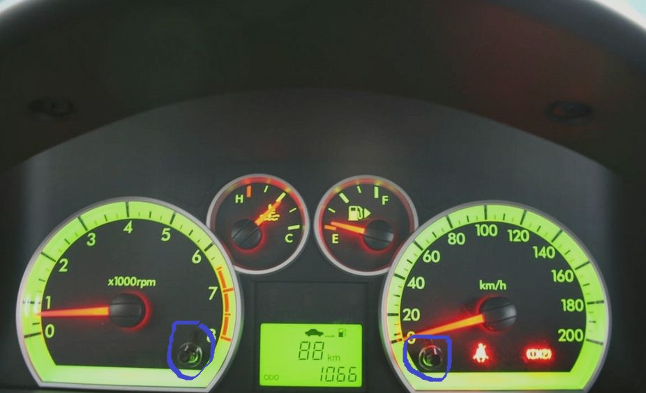 Відкриття бортового комп'ютера Авео Т250/Т255 2