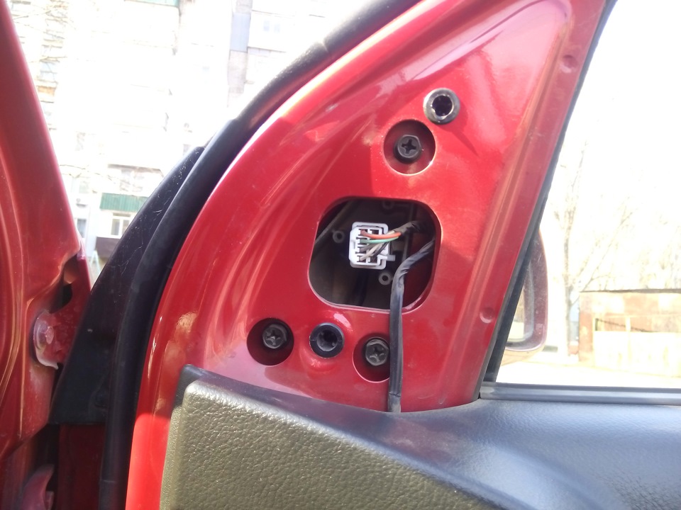 Заміна обмежувача передніх дверей Chevrolet Aveo T200 3