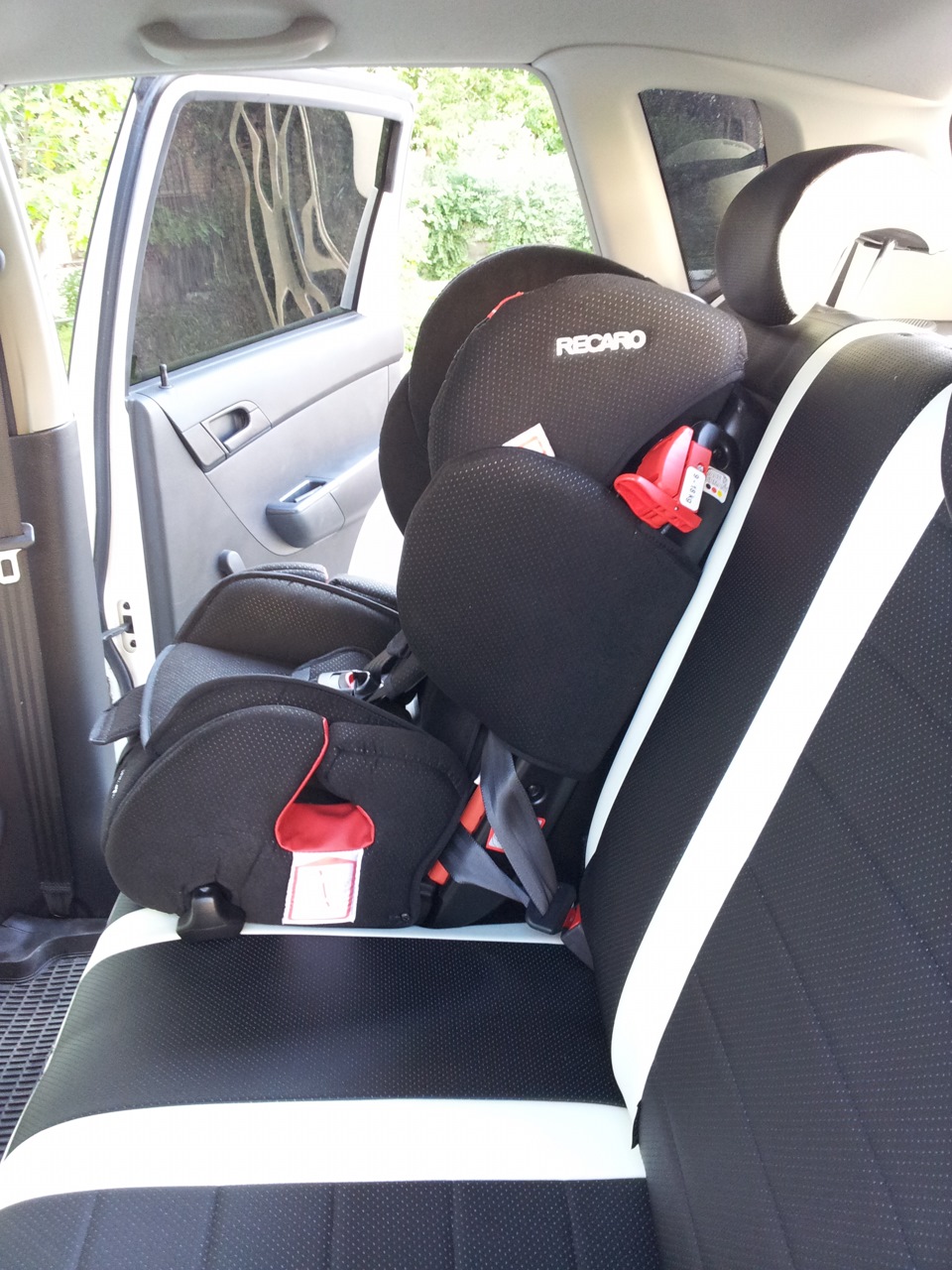 Автокрісло RECARO 4