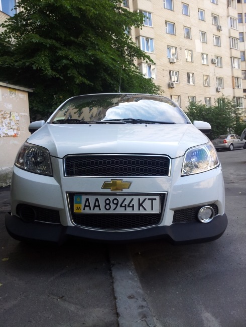 Прикладка накладки (губи Nova) на передній бампер 1