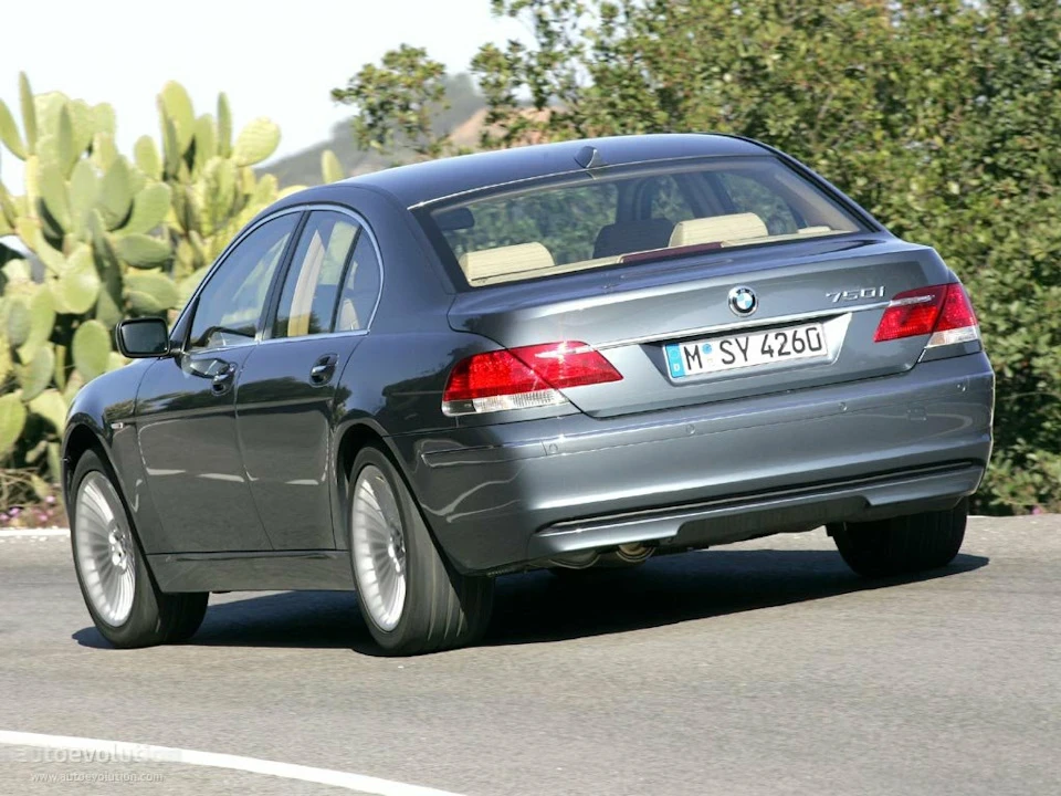 Ліп-спойлер для BMW 7