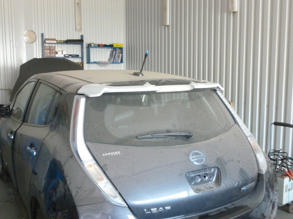 Продовження-спойлер на Nissan Leaf 3