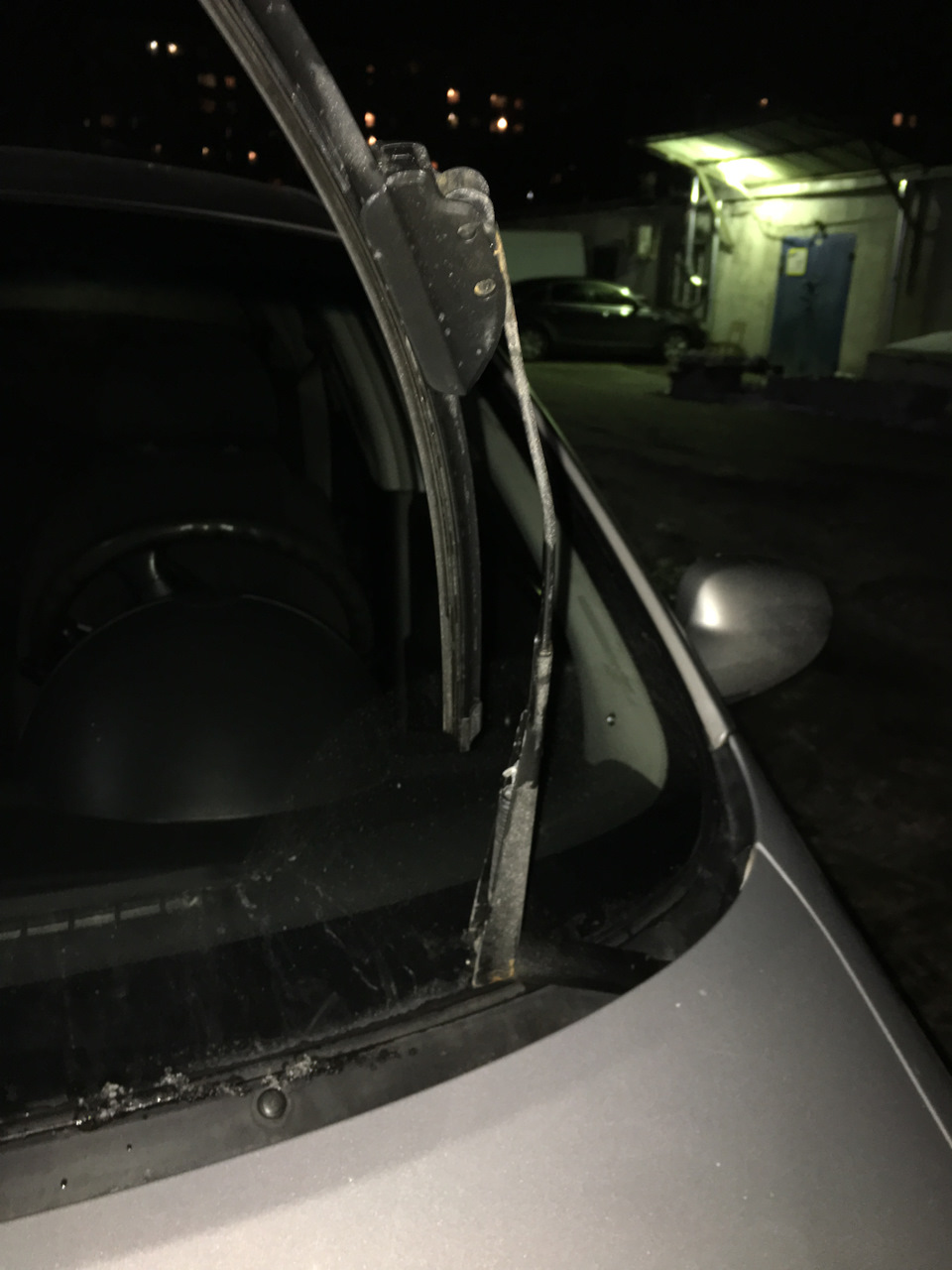 Заміна повідка двірників 3