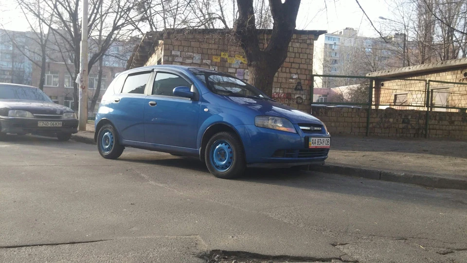 72. Установка стійок kayaba
