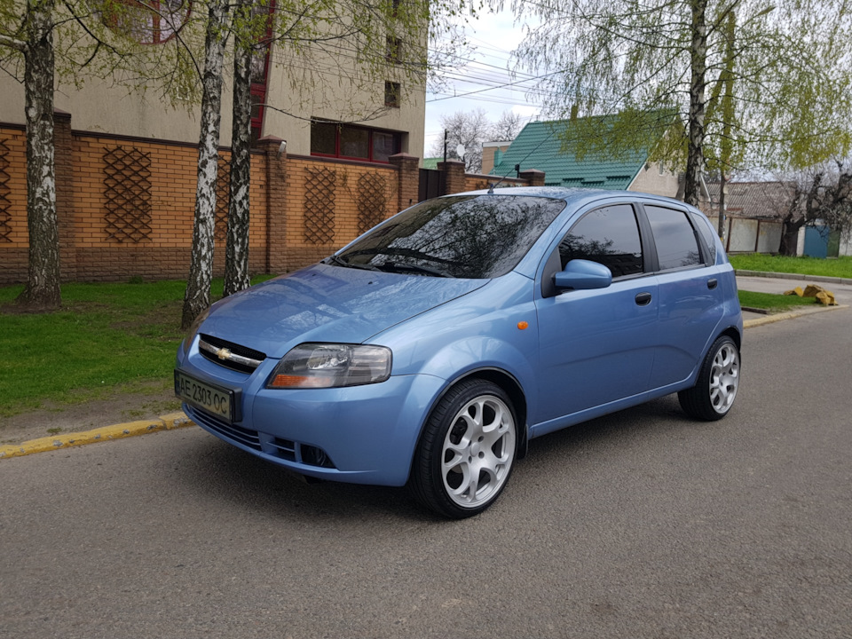 Виставив на продаж 1