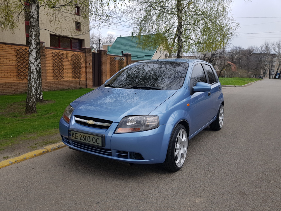 Виставив на продаж 3