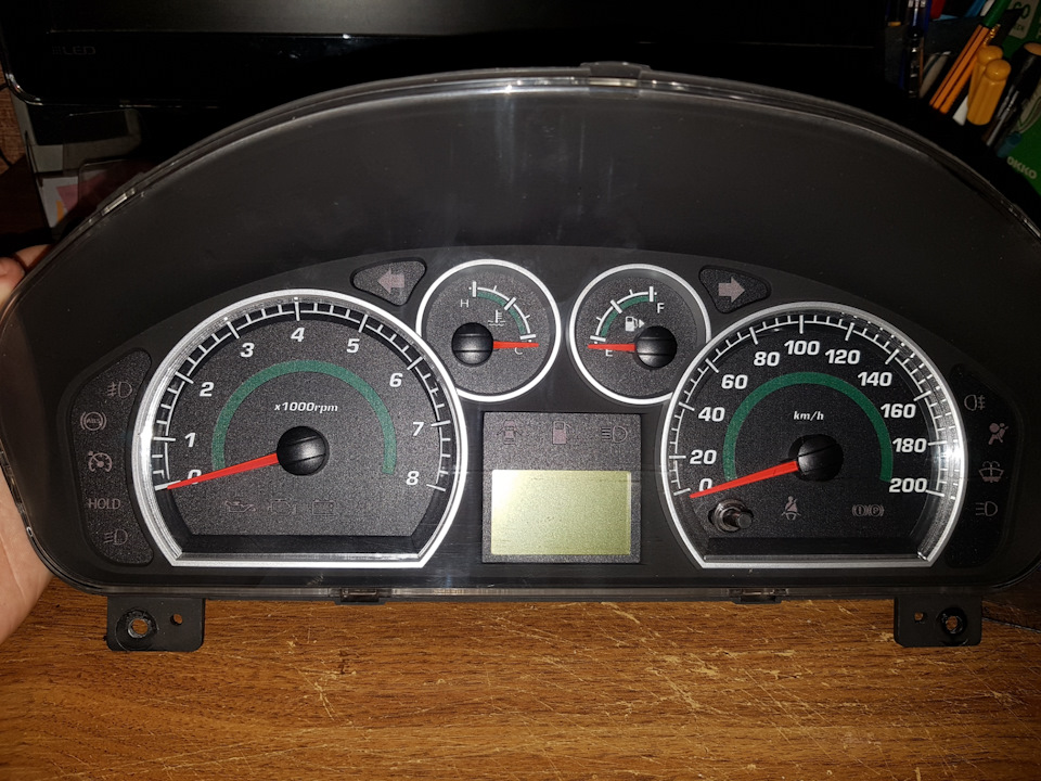 Нові шкали приладки від Transparent auto dials 1