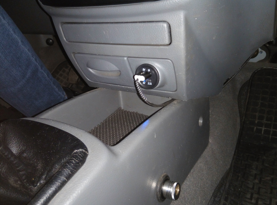 Зарядник USB замість прикурювача в авео Т200 5